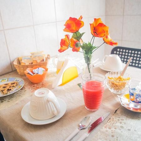 B&B Italo House Опера Екстериор снимка