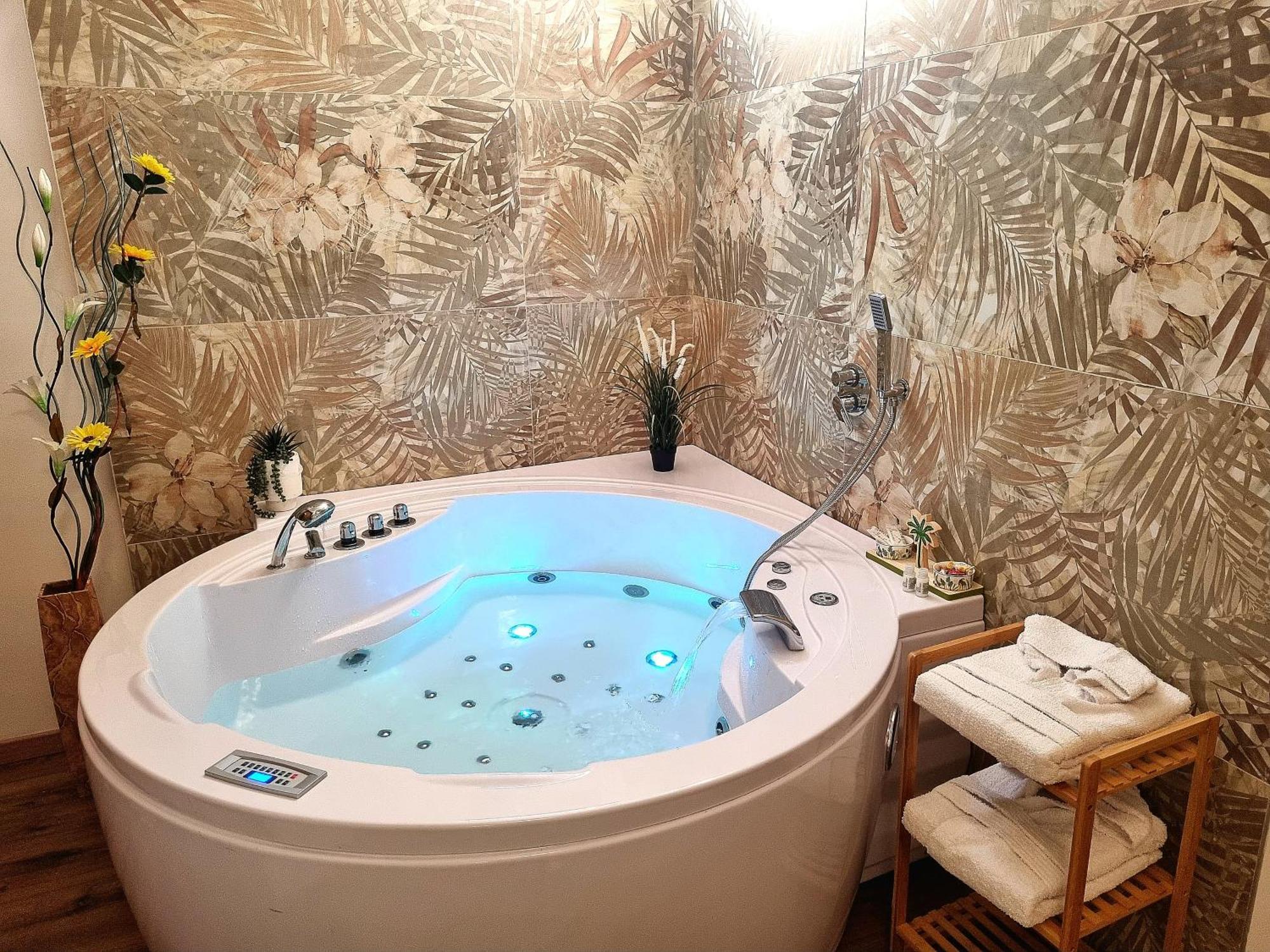 B&B Italo House Опера Екстериор снимка