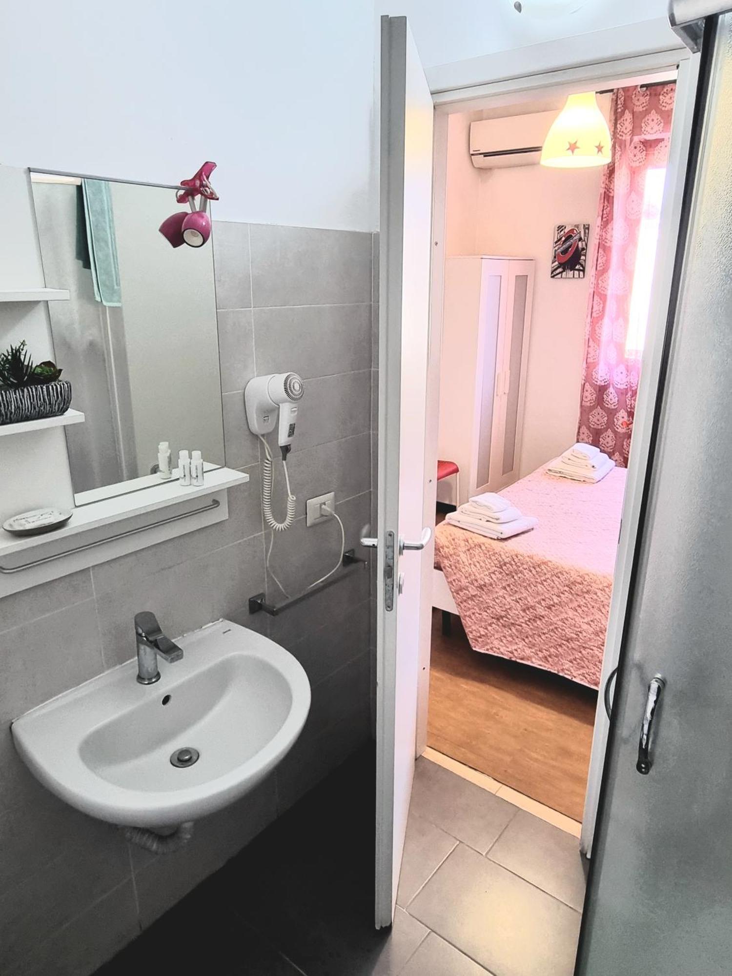 B&B Italo House Опера Стая снимка