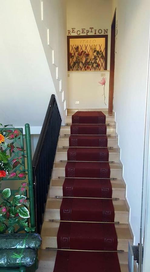 B&B Italo House Опера Екстериор снимка